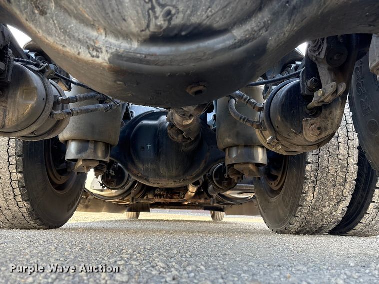 image for item FG2774 2019 Kenworth T680 semi truck