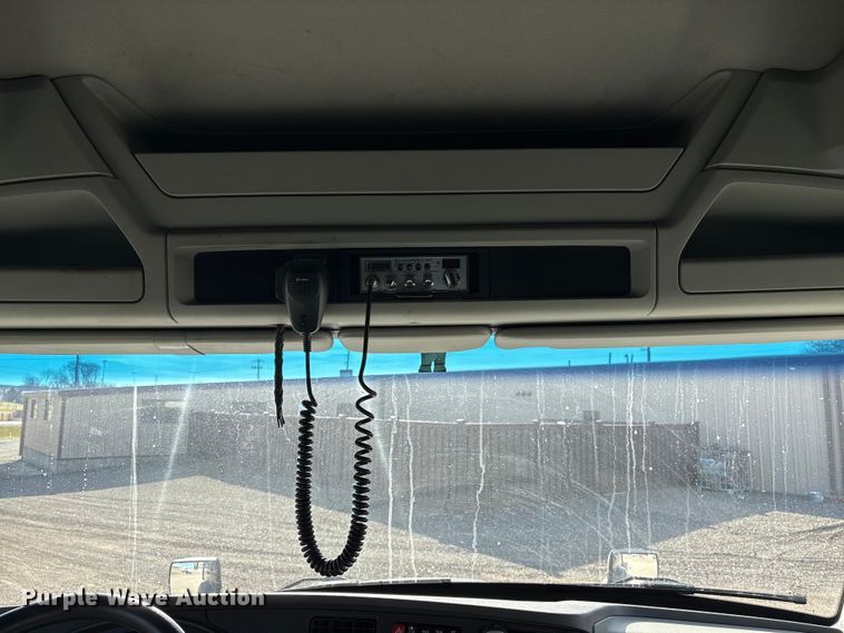 image for item FG2774 2019 Kenworth T680 semi truck