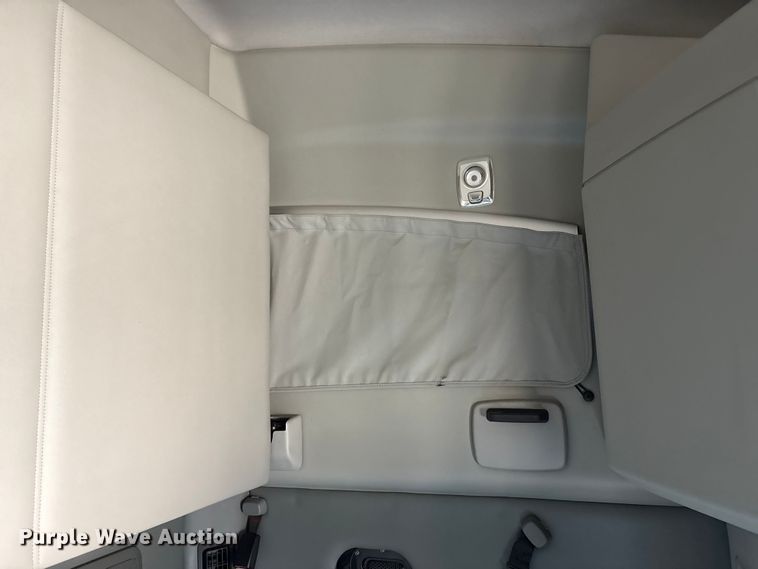 image for item FG2774 2019 Kenworth T680 semi truck