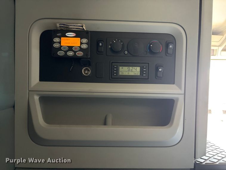 image for item FG2774 2019 Kenworth T680 semi truck