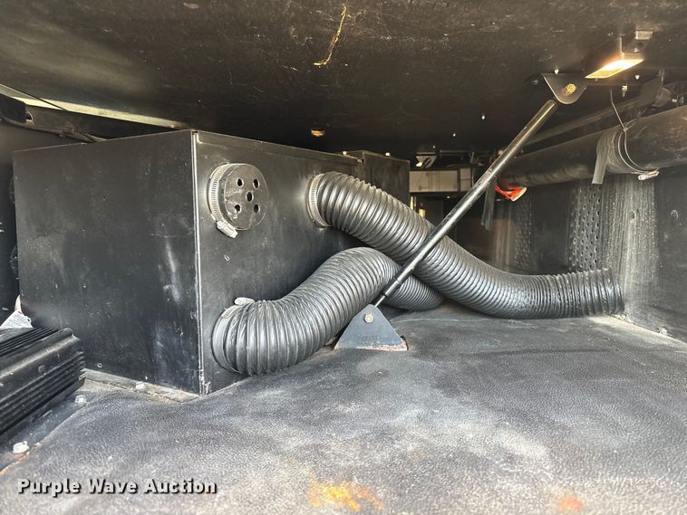 image for item FG2774 2019 Kenworth T680 semi truck