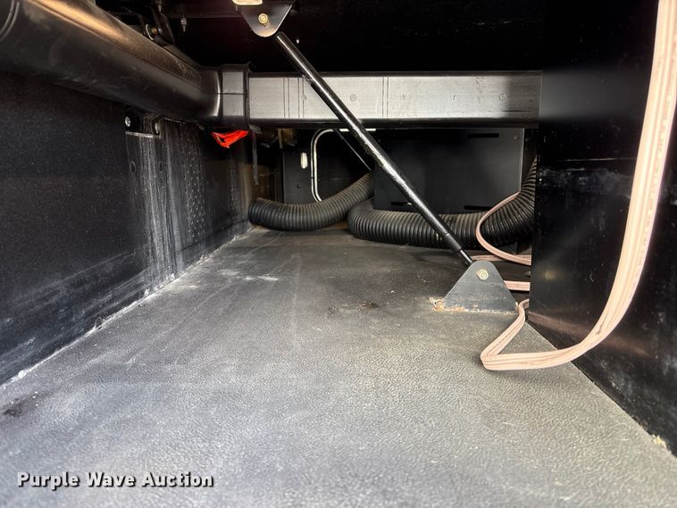 image for item FG2774 2019 Kenworth T680 semi truck