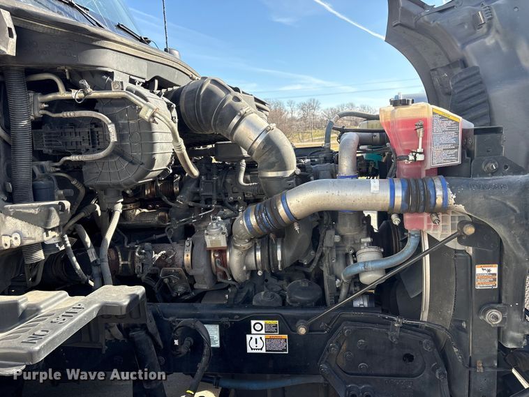 image for item FG2774 2019 Kenworth T680 semi truck