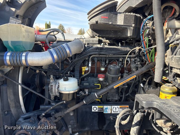 image for item FG2774 2019 Kenworth T680 semi truck