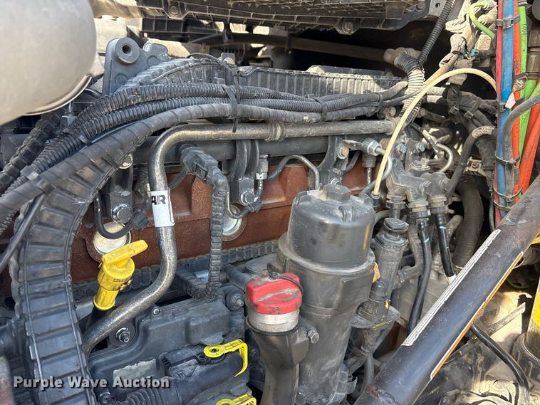 image for item FG2774 2019 Kenworth T680 semi truck