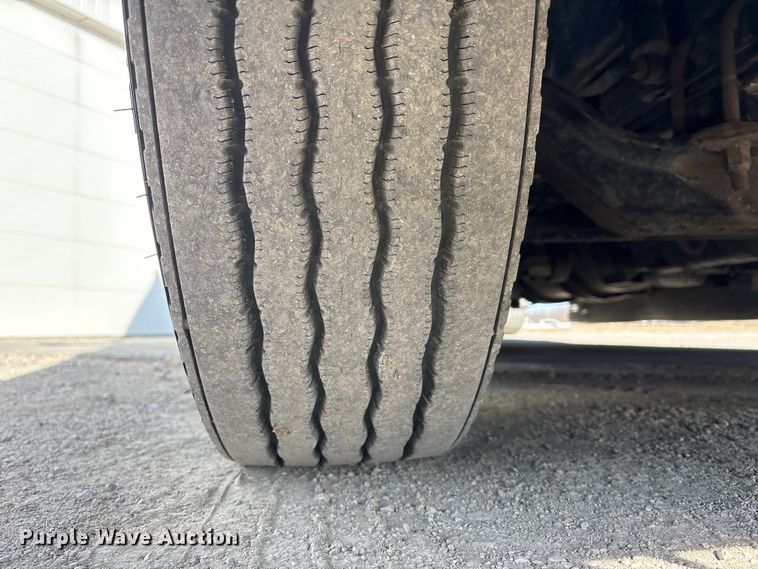 image for item FG2774 2019 Kenworth T680 semi truck