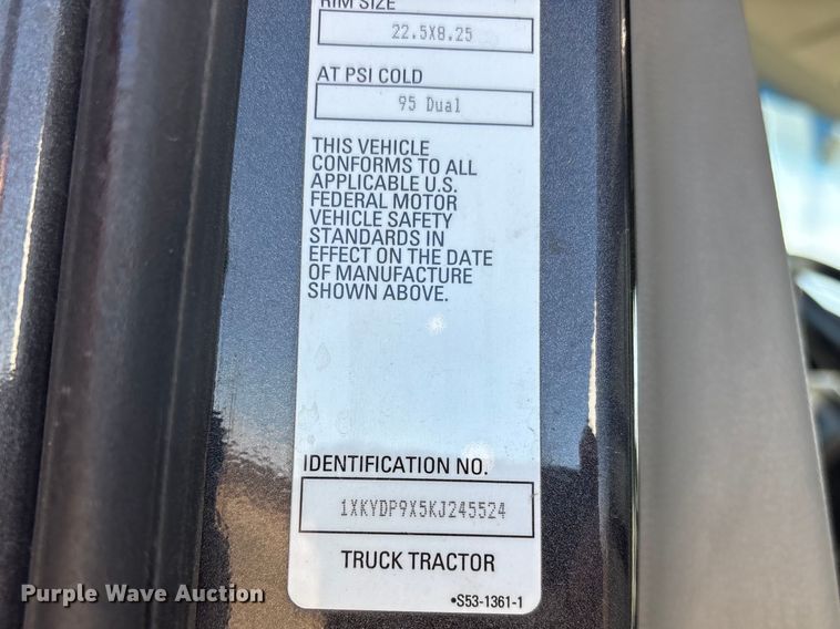 image for item FG2774 2019 Kenworth T680 semi truck