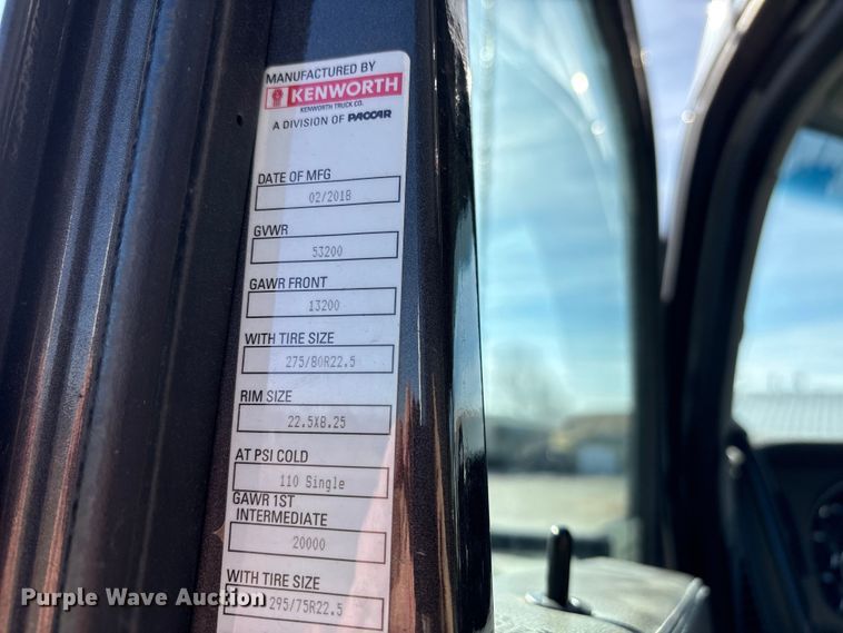 image for item FG2774 2019 Kenworth T680 semi truck