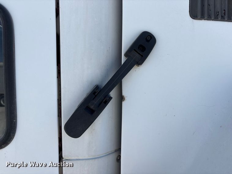 image for item FG2811 2001 Mack CL700 semi truck