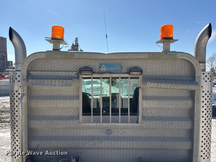 image for item FG2811 2001 Mack CL700 semi truck