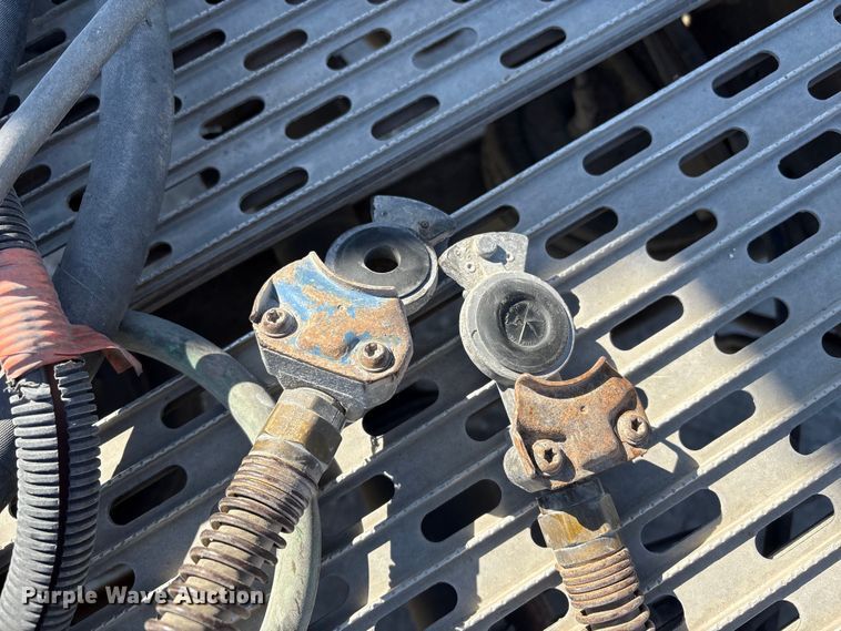 image for item FG2811 2001 Mack CL700 semi truck