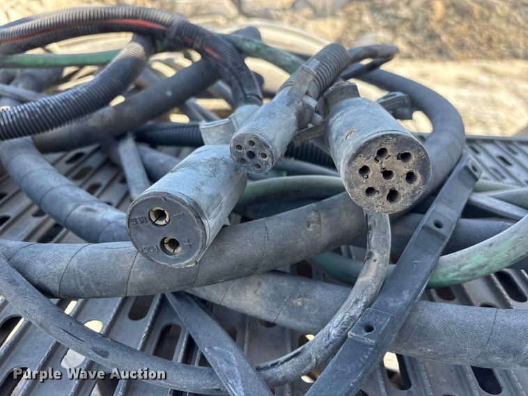 image for item FG2811 2001 Mack CL700 semi truck