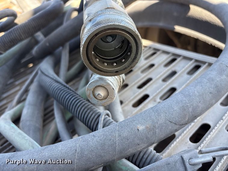 image for item FG2811 2001 Mack CL700 semi truck