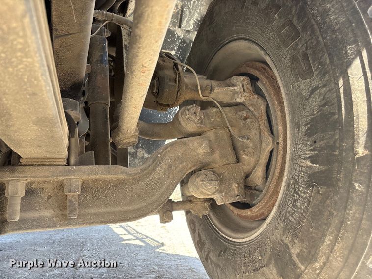 image for item FG2811 2001 Mack CL700 semi truck