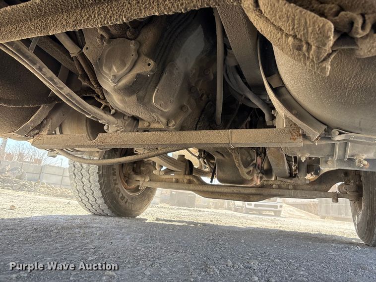 image for item FG2811 2001 Mack CL700 semi truck