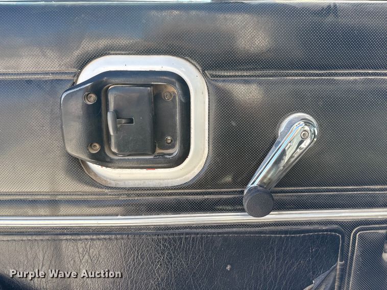 image for item FG2811 2001 Mack CL700 semi truck