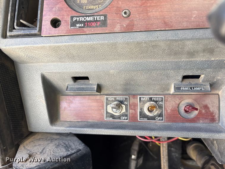 image for item FG2811 2001 Mack CL700 semi truck