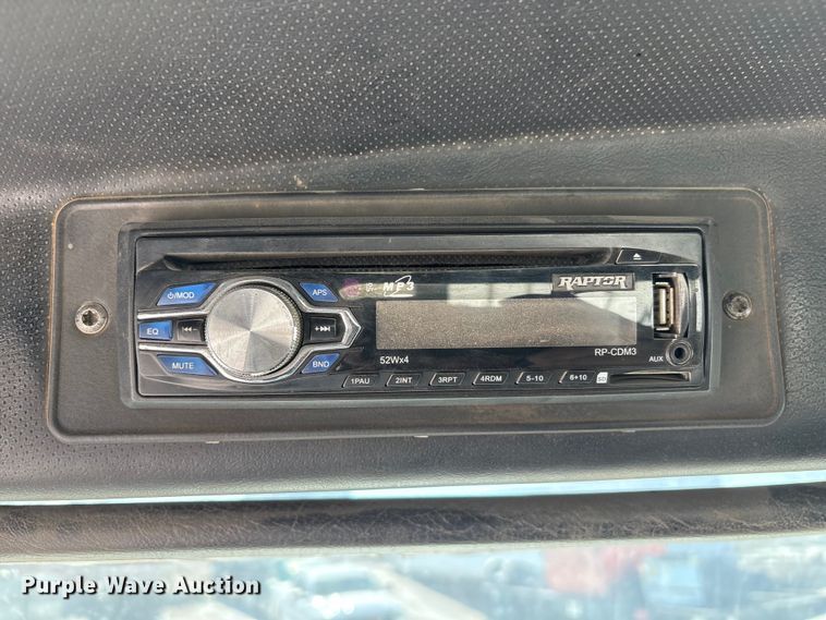 image for item FG2811 2001 Mack CL700 semi truck