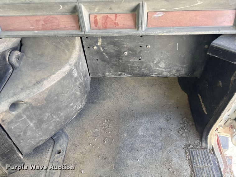 image for item FG2811 2001 Mack CL700 semi truck