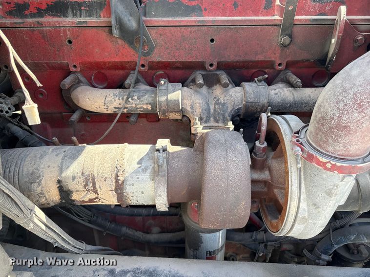 image for item FG2811 2001 Mack CL700 semi truck