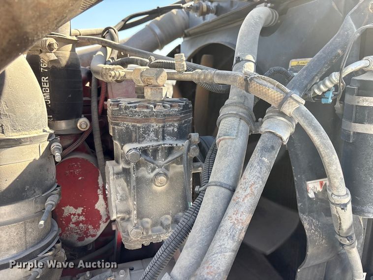 image for item FG2811 2001 Mack CL700 semi truck