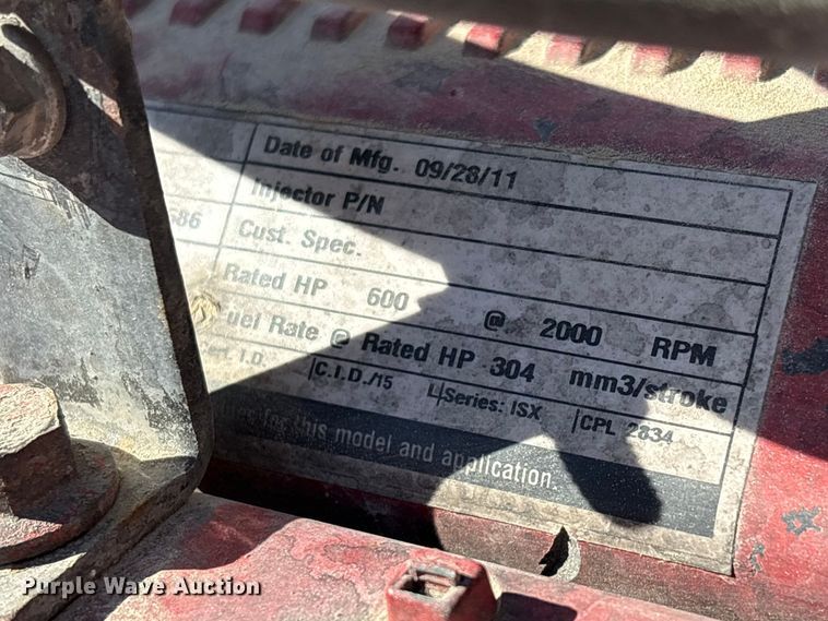 image for item FG2811 2001 Mack CL700 semi truck