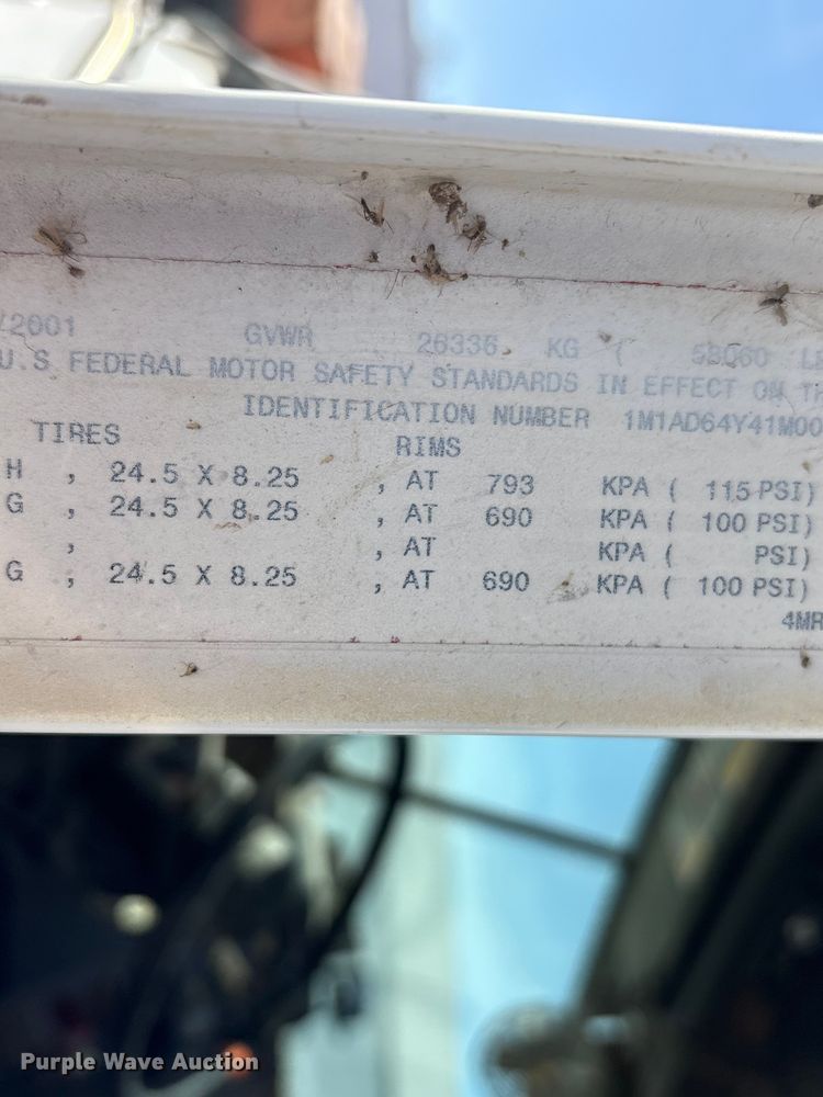 image for item FG2811 2001 Mack CL700 semi truck