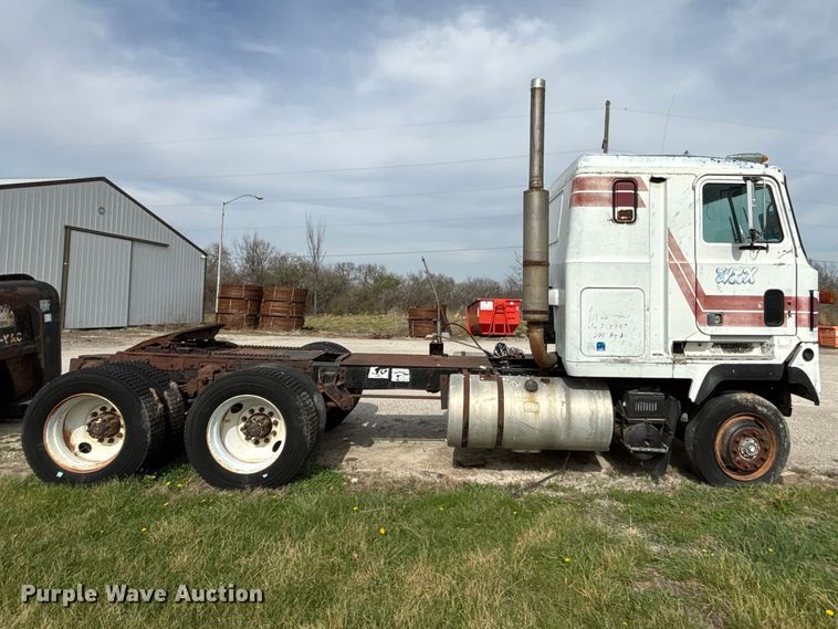 image for item FH7026 1984 Mack MH613 semi truck