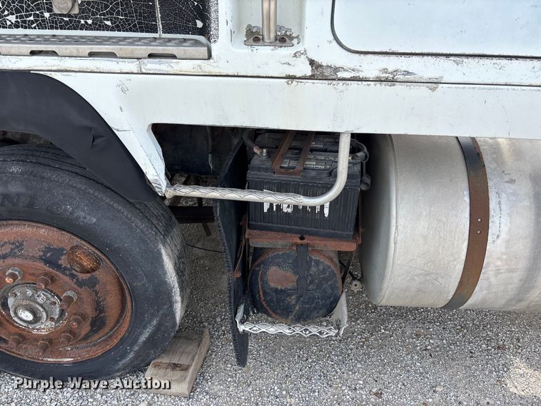 image for item FH7026 1984 Mack MH613 semi truck