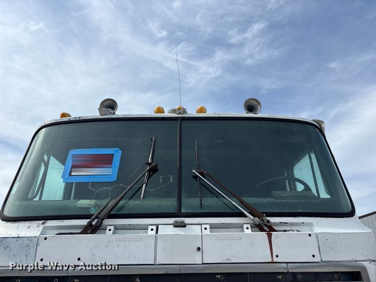 image for item FH7026 1984 Mack MH613 semi truck