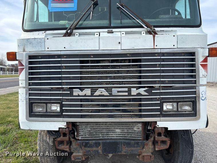 image for item FH7026 1984 Mack MH613 semi truck