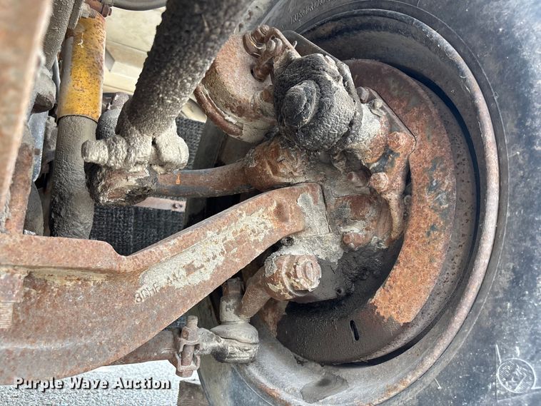 image for item FH7026 1984 Mack MH613 semi truck