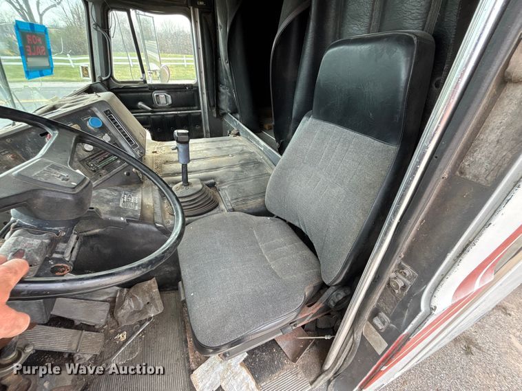 image for item FH7026 1984 Mack MH613 semi truck