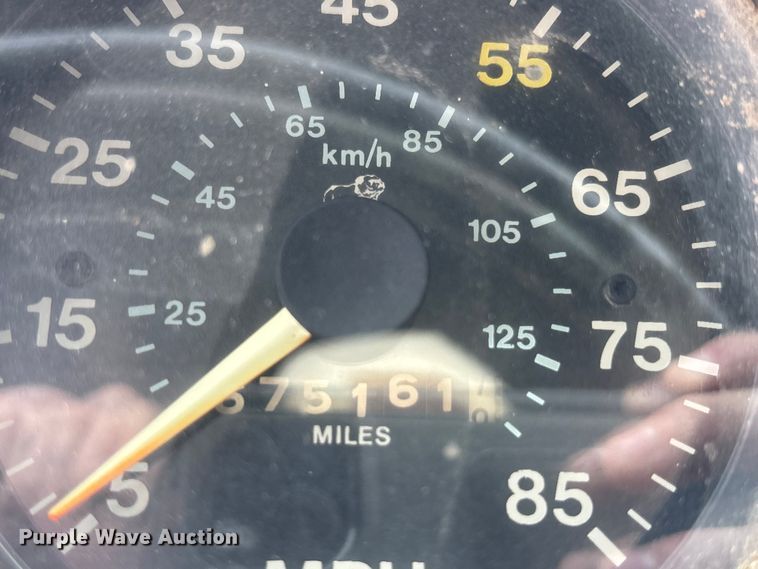 image for item FH7026 1984 Mack MH613 semi truck