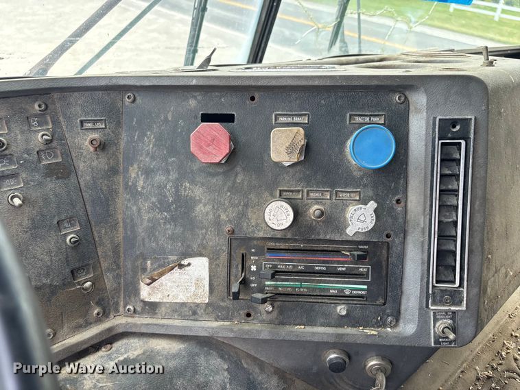 image for item FH7026 1984 Mack MH613 semi truck