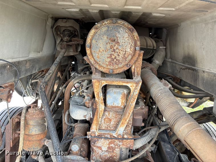 image for item FH7026 1984 Mack MH613 semi truck