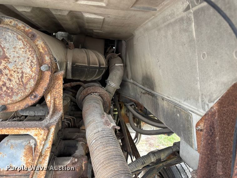 image for item FH7026 1984 Mack MH613 semi truck