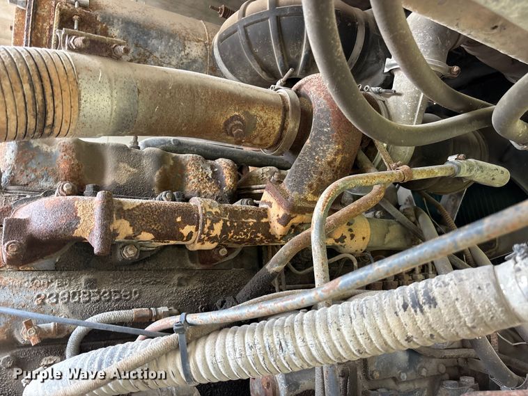 image for item FH7026 1984 Mack MH613 semi truck