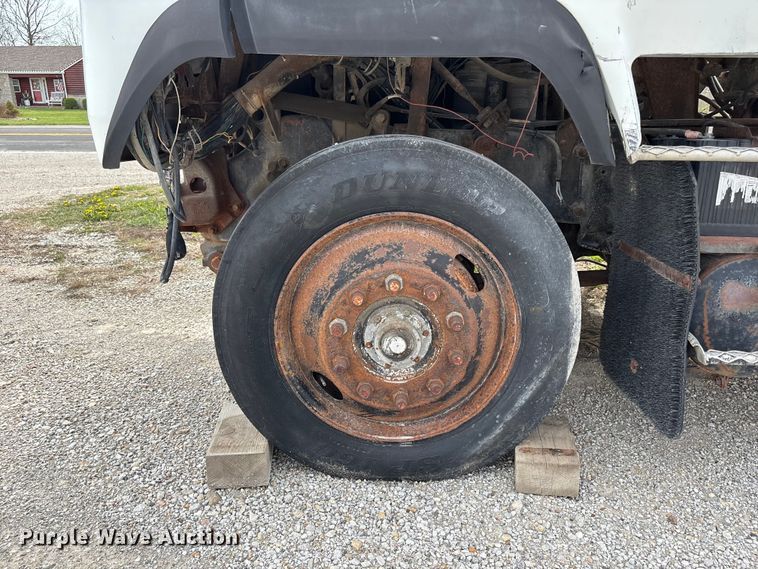 image for item FH7026 1984 Mack MH613 semi truck