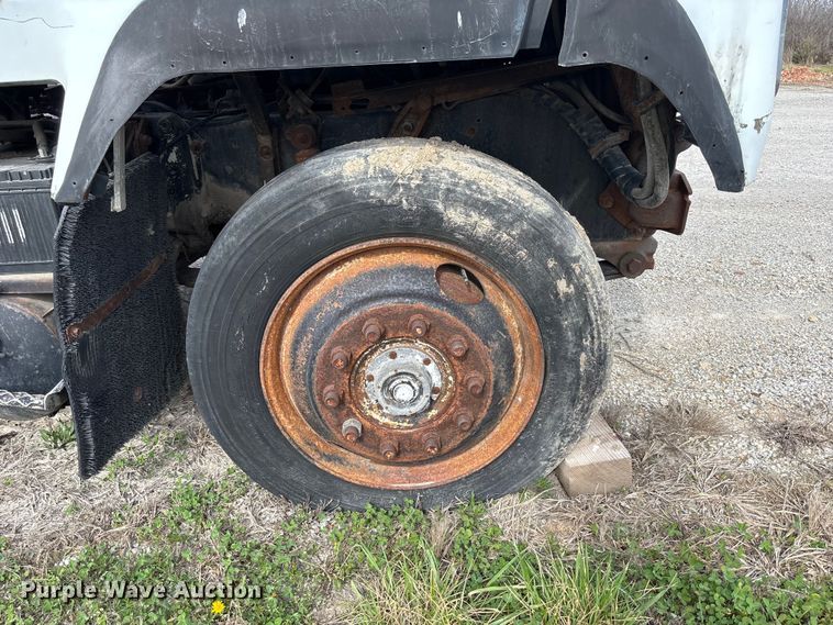 image for item FH7026 1984 Mack MH613 semi truck