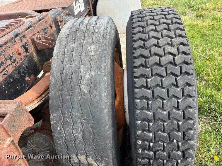 image for item FH7026 1984 Mack MH613 semi truck