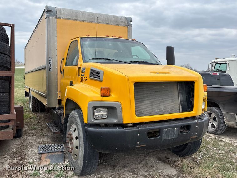 image for item FH7027 2006 GMC C7500 box truck