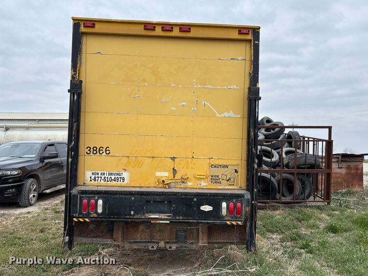 image for item FH7027 2006 GMC C7500 box truck