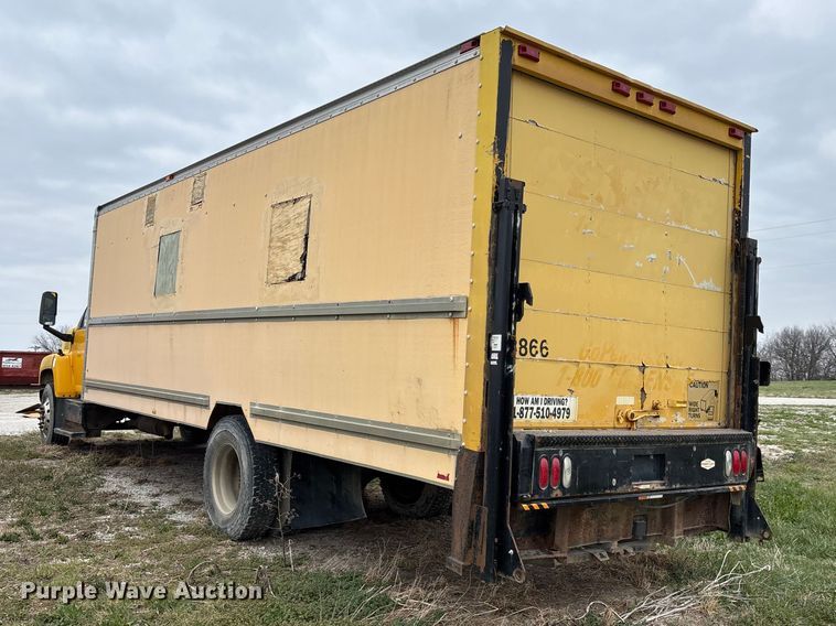 image for item FH7027 2006 GMC C7500 box truck
