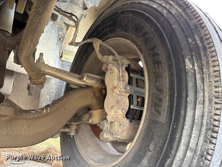 image for item FH7027 2006 GMC C7500 box truck