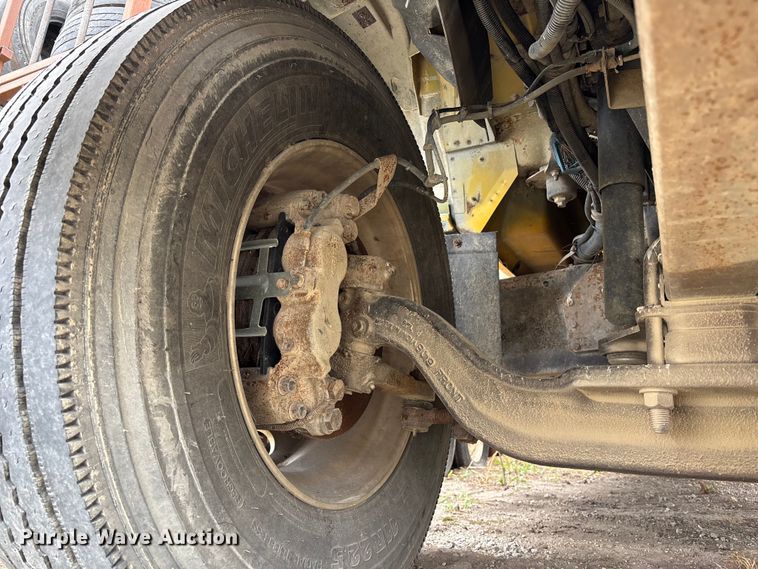 image for item FH7027 2006 GMC C7500 box truck