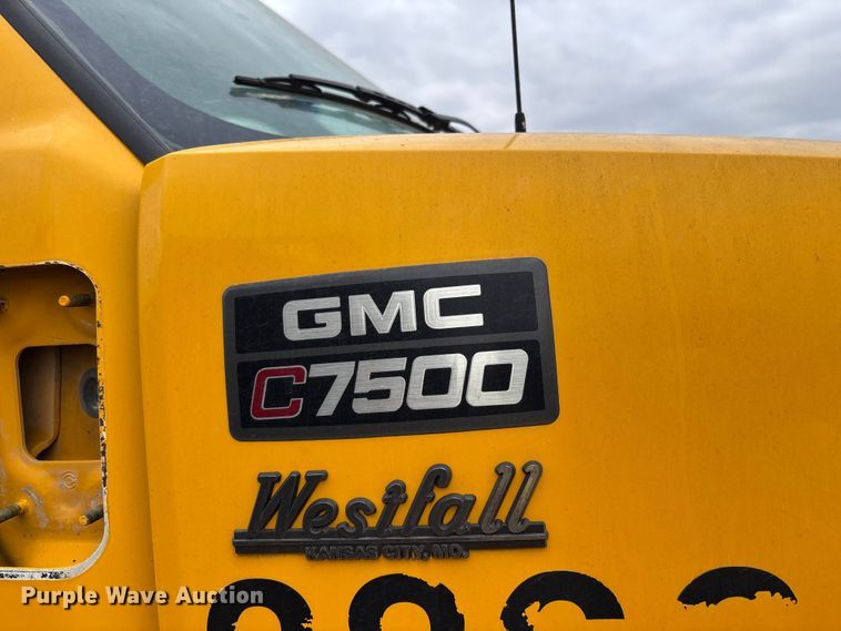 image for item FH7027 2006 GMC C7500 box truck
