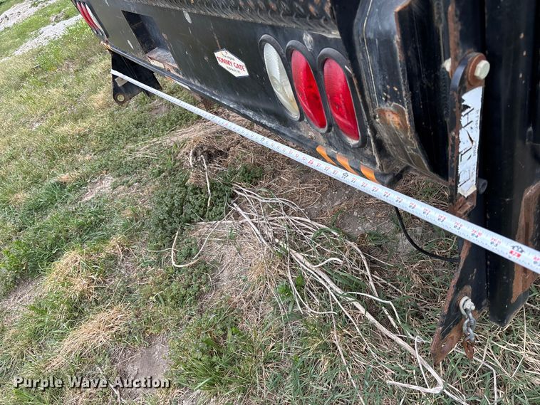 image for item FH7027 2006 GMC C7500 box truck