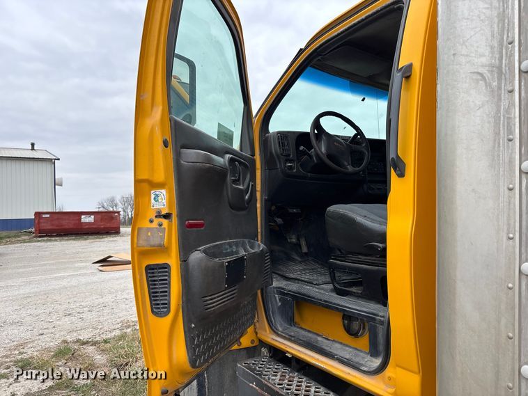 image for item FH7027 2006 GMC C7500 box truck