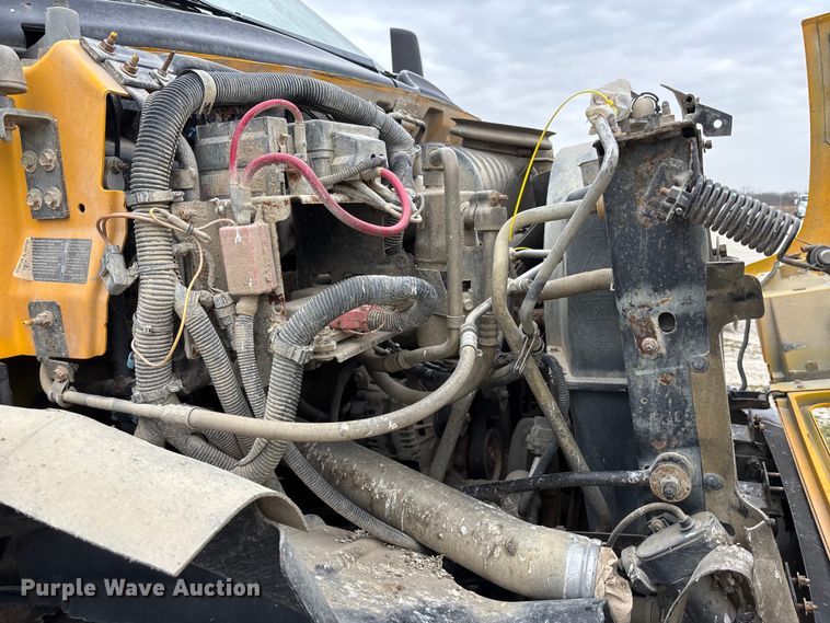 image for item FH7027 2006 GMC C7500 box truck